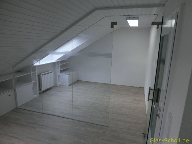 Ganzglas-Anlage als Raumteiler von Glas Scholl