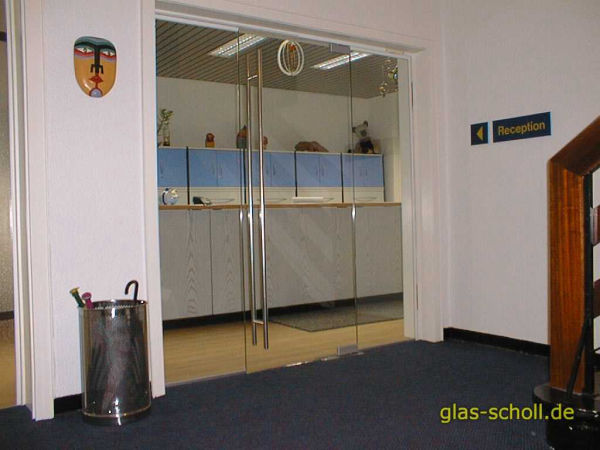 Umbau eines Praxis-Eingangsbereich von Glas Scholl