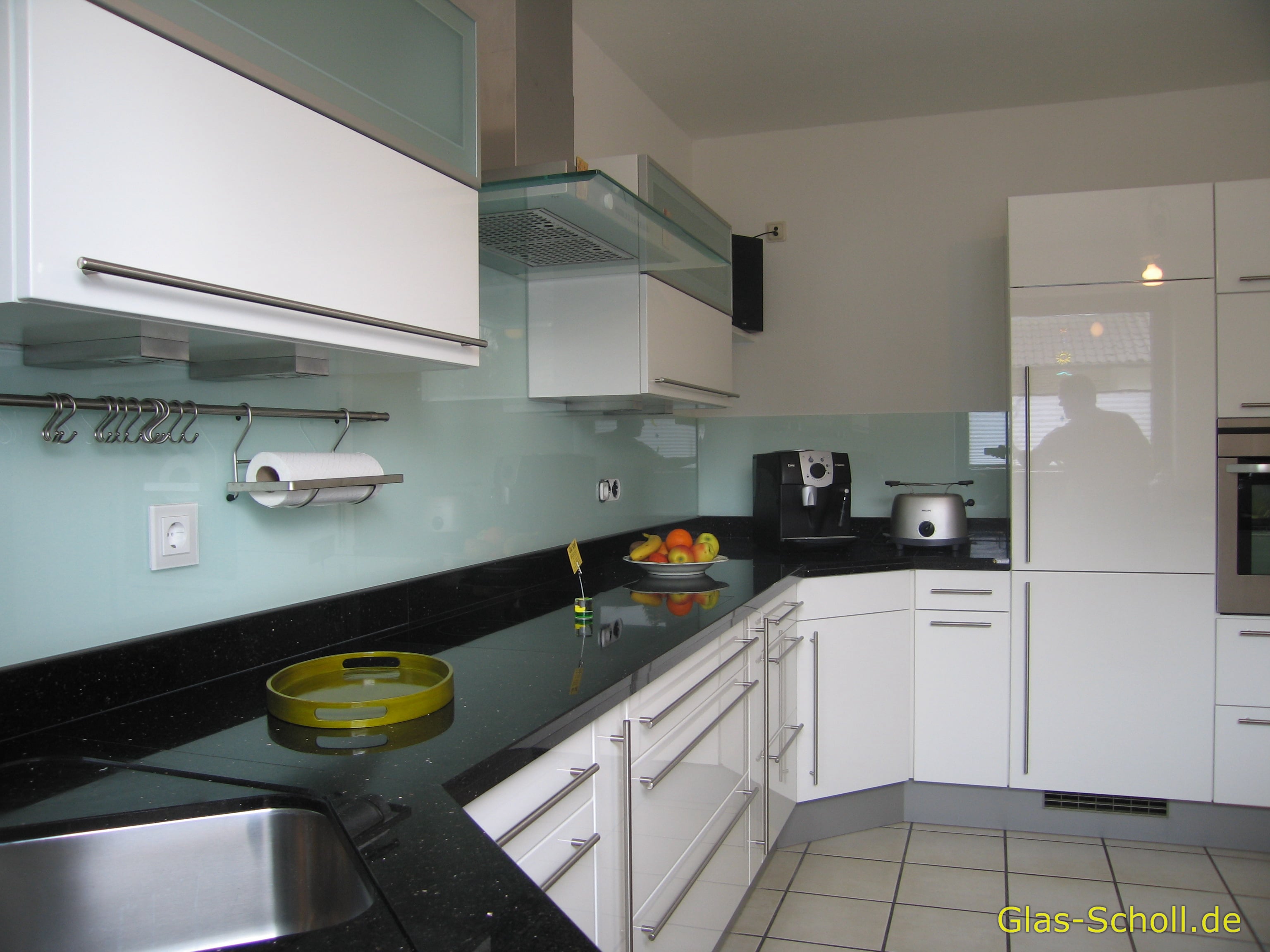 Küchenspritzschutz aus Glas über 4m von www.glas-scholl.de