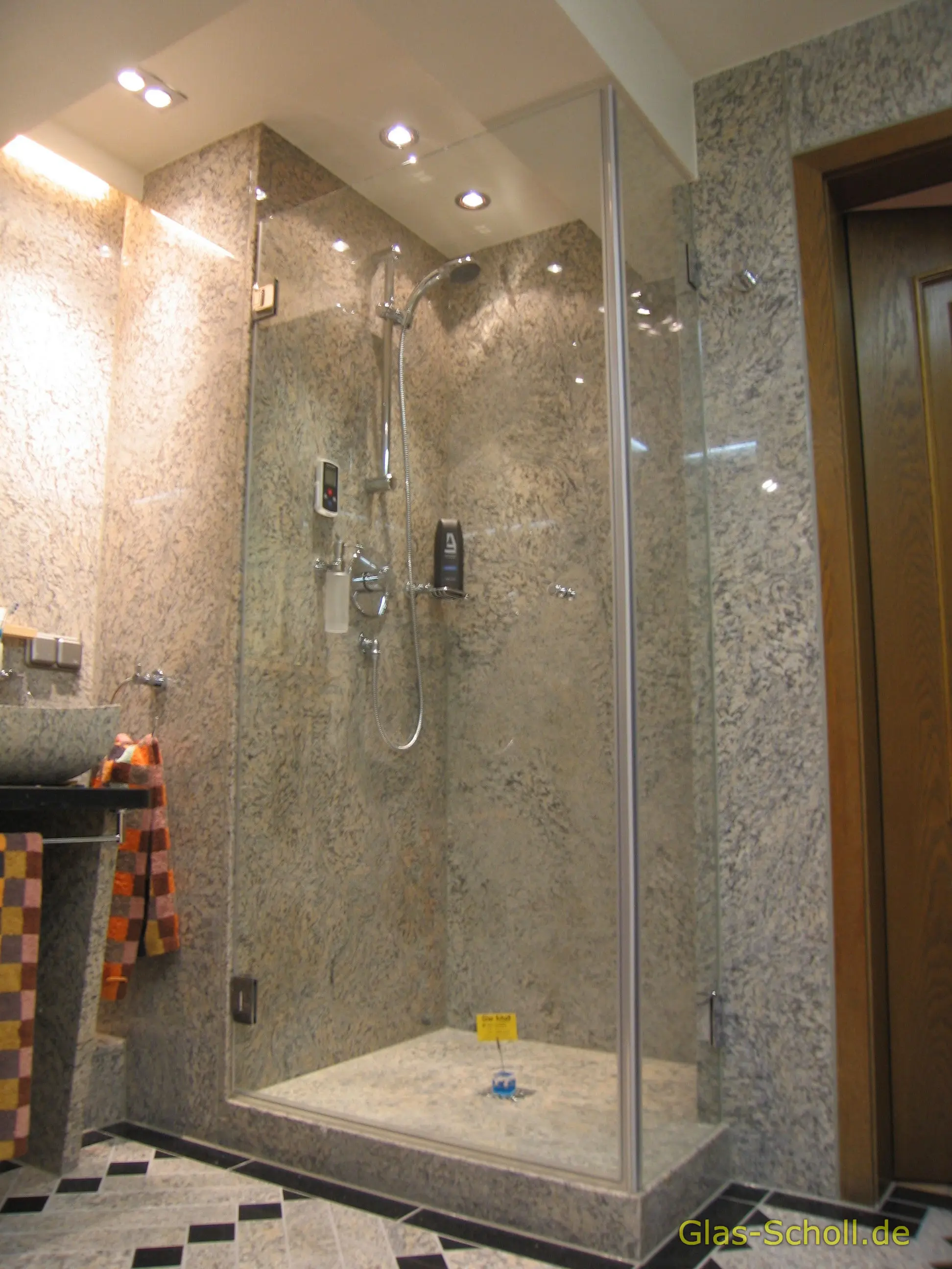 Pontere 90º Dusche mit Farfalla Winkelhalter (eingebunden 17.2.2007)